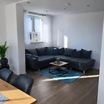 Guenztalblick - Ruhige Lage -125 Qm - Neu Und Komfortabel - Grosse Terrasse Apartament