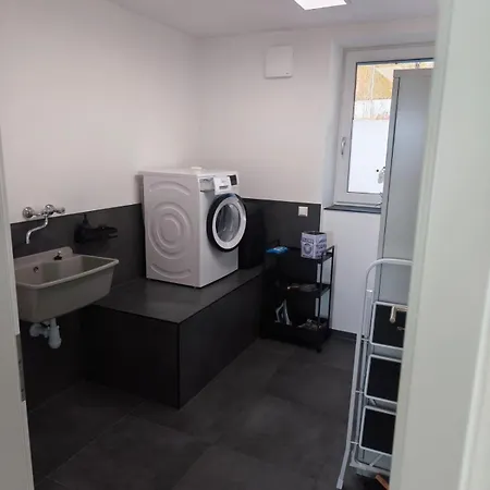 Guenztalblick - Ruhige Lage -125 Qm - Neu Und Komfortabel - Grosse Terrasse *